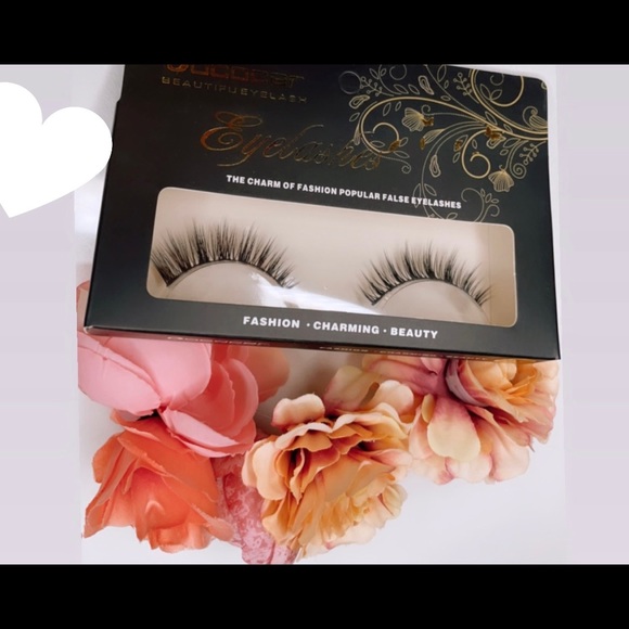 Lashes - Picture 2 of 3